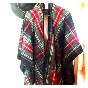 🎻 "Woolrich Plaid Poncho or Cape"💃